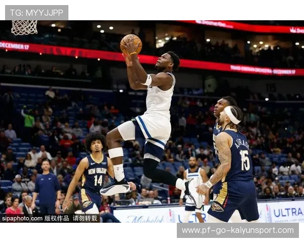 兰德尔强硬背身单打打进，攻守兼备助力球队胜利